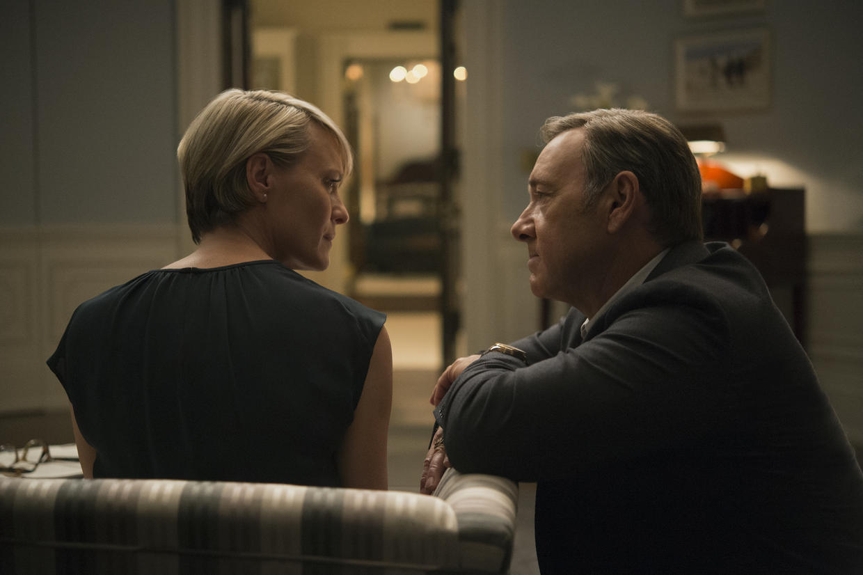 Frank Underwood delivering his first direct address to camera about the two types of pain in House of Cards.